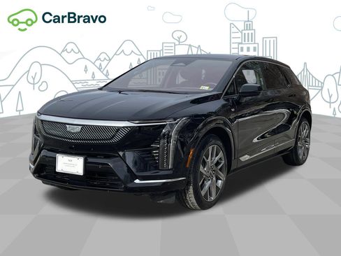 Used 2025 Cadillac Optiq Luxury 2 w/ LPO, Floor Liner Package AWD/4WD image 17