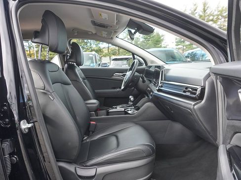 Used 2023 Kia Sportage EX image 32