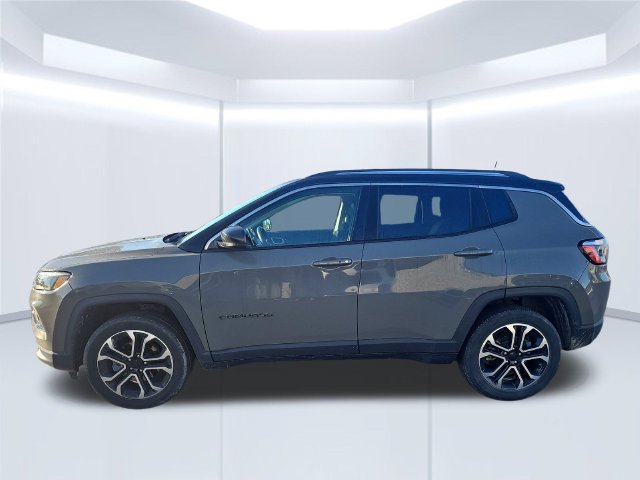 Used 2022 Jeep Compass Limited AWD/4WD image 2