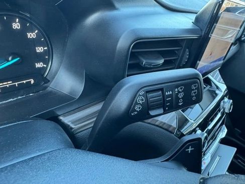 Used 2021 Ford Explorer Limited w/ Equipment Group 301A AWD/4WD image 33
