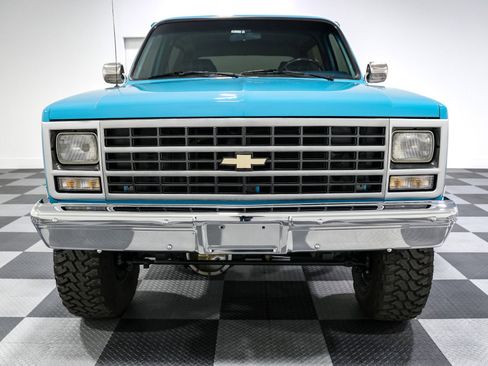 Used 1990 Chevrolet Blazer image 2