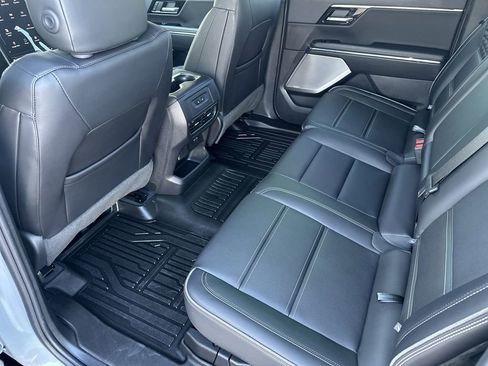 Used 2025 GMC Sierra EV Denali image 29