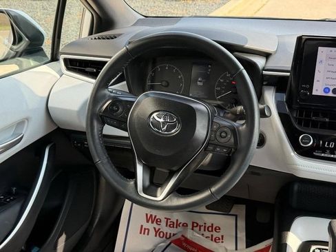 Used 2025 Toyota Corolla SE w/ Convenience Package FWD image 14