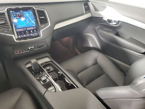Certified 2025 Volvo XC90 B5 Core AWD/4WD image 19