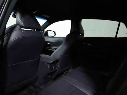 Used 2024 Toyota Venza XLE AWD/4WD image 7