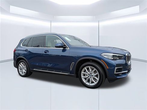 Used 2022 BMW X5 xDrive40i w/ Premium Package image 1