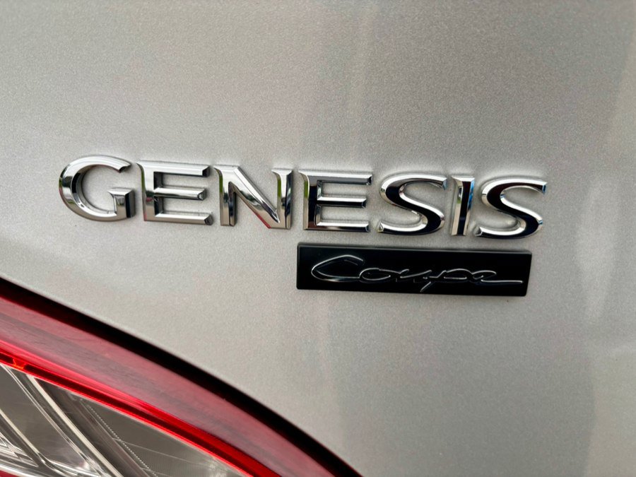 Used 2013 Hyundai Genesis 2.0T RWD image 25