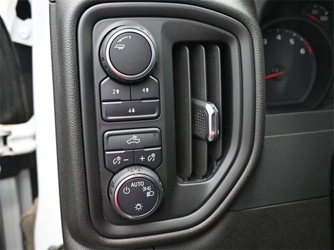 Used 2022 Chevrolet Silverado 2500 Custom w/ Custom Convenience Package image 13