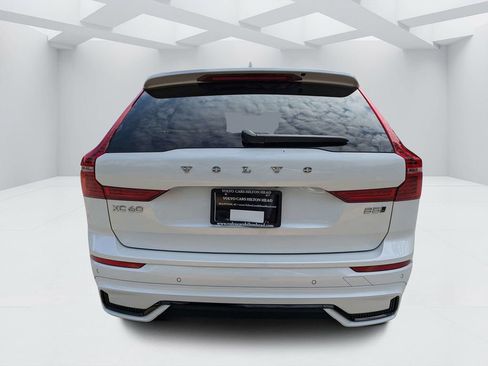 Used 2023 Volvo XC60 B5 Plus AWD/4WD image 4