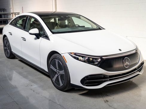 Used 2023 Mercedes-Benz EQS 450+ Sedan image 11