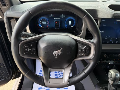 Used 2025 Ford Bronco Outer Banks image 16