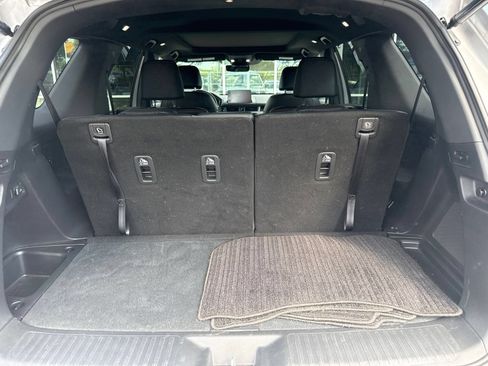 Used 2025 Honda Pilot TrailSport image 11