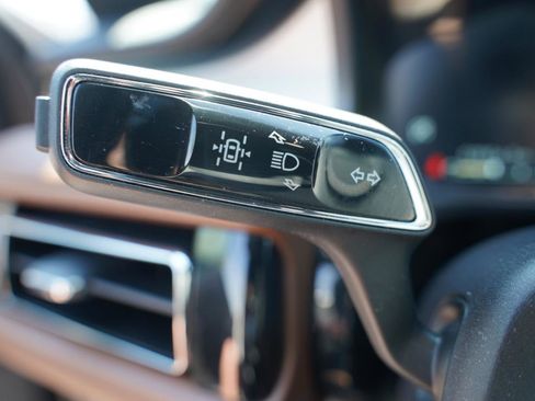 Used 2023 Lincoln Aviator Reserve w/ Equipment Group 201A image 13