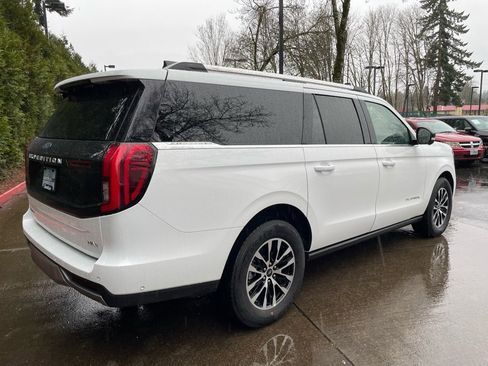 Used 2025 Ford Expedition Max Platinum image 4