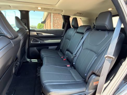 Used 2023 INFINITI QX60 Luxe w/ Vision Package image 19