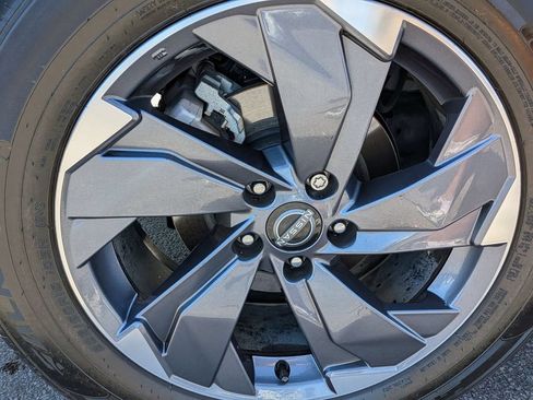 Used 2025 Nissan Rogue SV w/ SV Premium Package FWD image 28