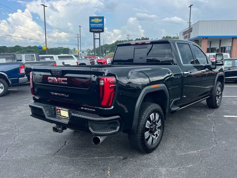 Used 2024 GMC Sierra 2500 Denali w/ Denali Reserve Package AWD/4WD image 6