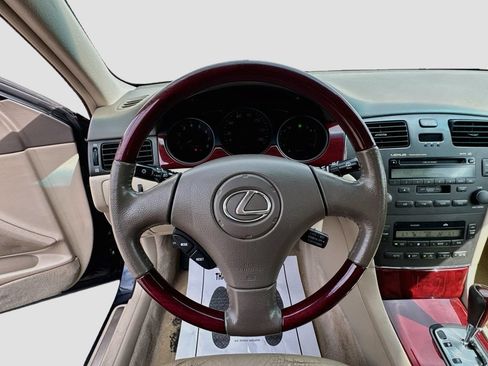 Used 2003 Lexus ES 330 w/ Premium Pkg FWD image 11
