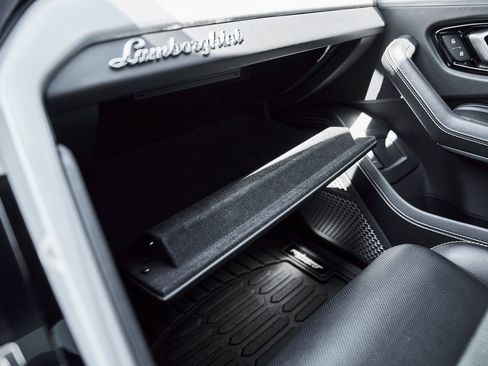 Used 2022 Lamborghini Urus AWD/4WD image 82