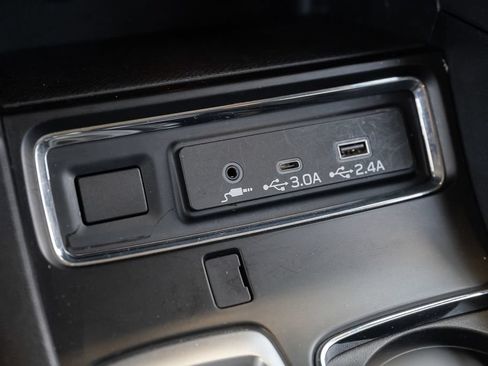 Used 2024 Subaru Ascent Premium AWD/4WD image 32