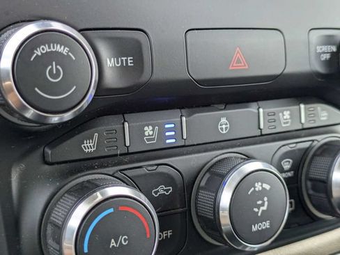 Used 2020 RAM 1500 Laramie AWD/4WD image 23