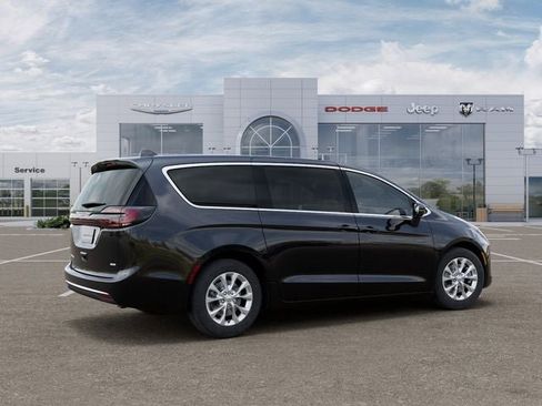 New 2027 Chrysler Pacifica Select AWD/4WD image 4