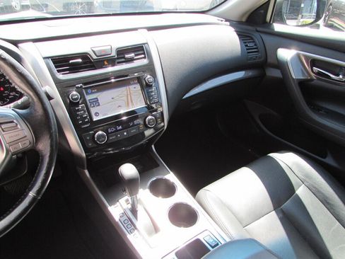 Used 2013 Nissan Altima 2.5 SL w/ Technology Pkg FWD image 17