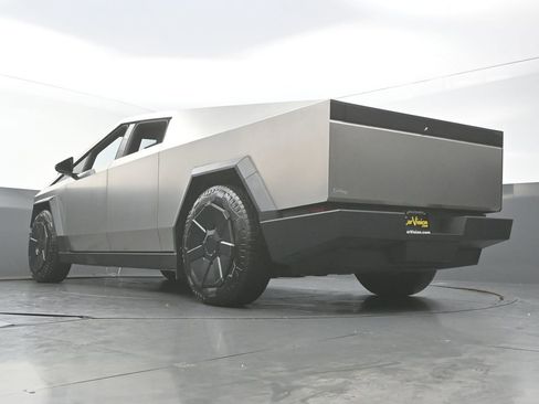 Used 2024 Tesla Cybertruck AWD Crew Cab image 42