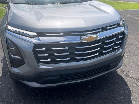 Used 2026 Chevrolet Equinox LT FWD image 29