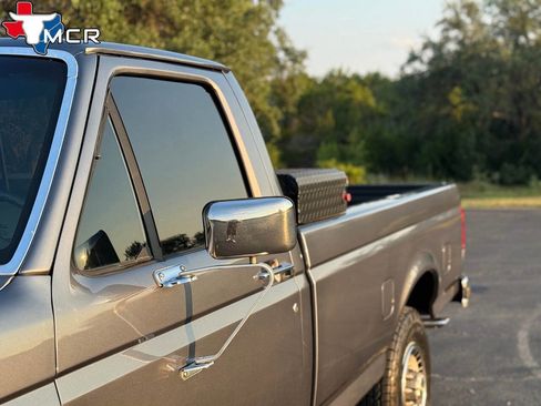 Used 1989 Ford F250 XL 2dr 4WD Standard Cab LB image 20