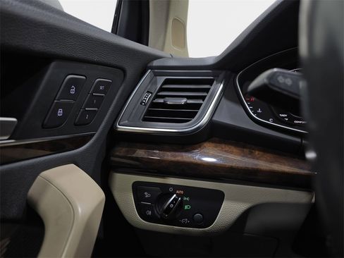 Used 2018 Audi Q5 2.0T Premium Plus w/ Premium Plus Package image 25