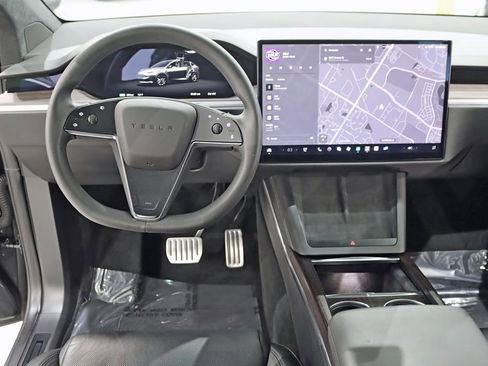 Used 2024 Tesla Model X AWD/4WD image 13