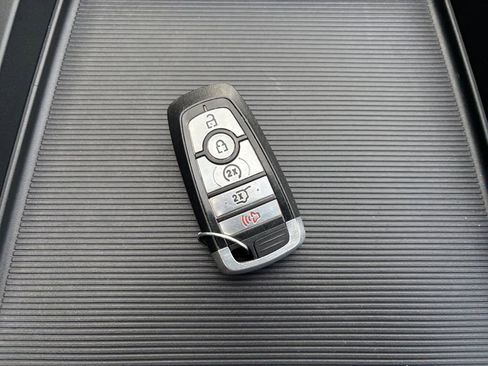 Used 2022 Ford Edge ST-Line w/ Class II Trailer Tow Package image 33