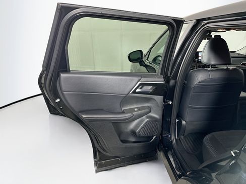 Used 2024 Mitsubishi Outlander SE image 26