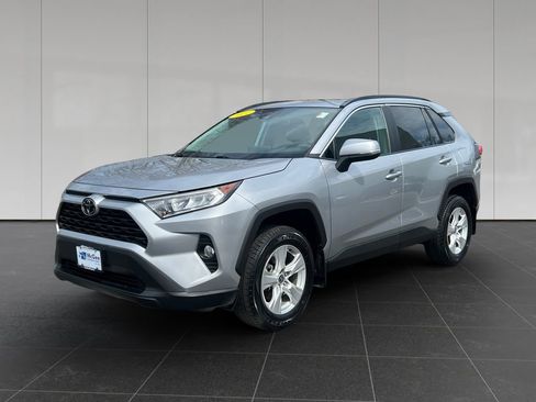 Used 2021 Toyota RAV4 XLE w/ Convenience Package image 1