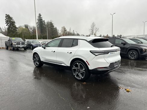 New 2026 Chevrolet Equinox EV LT image 3