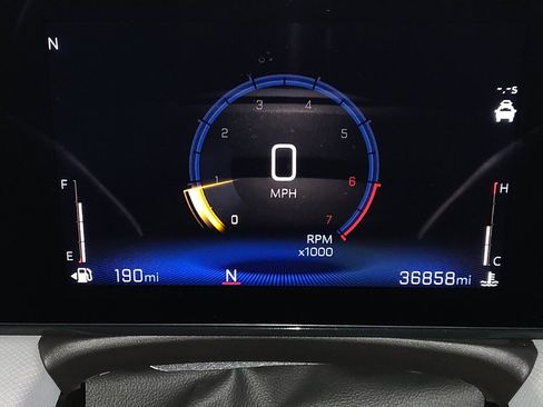 Used 2025 Chevrolet TrailBlazer LT FWD image 23