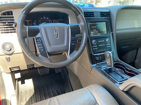 Used 2015 Lincoln Navigator 2WD image 10