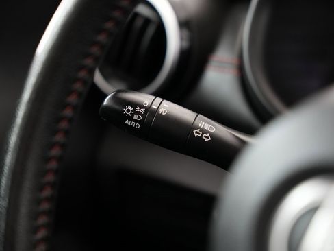 Used 2023 Nissan Kicks SR image 14