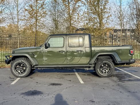 Used 2021 Jeep Gladiator Willys image 7