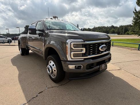 New 2026 Ford F450 Platinum w/ Platinum Plus Package AWD/4WD image 8
