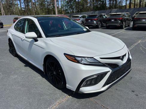 Used 2023 Toyota Camry XSE image 4