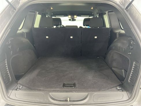 Used 2020 Jeep Grand Cherokee Laredo w/ 18" Wheel & 8.4" Radio Group image 24