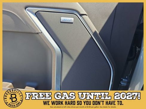 New 2026 GMC Sierra 2500 SLT w/ SLT Premium Package AWD/4WD image 18