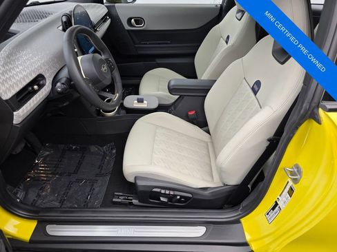Used 2025 MINI Cooper 2-Door Hardtop FWD image 9