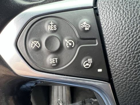 Used 2020 Chevrolet Traverse LT w/ Driver Confidence II Package AWD/4WD image 19