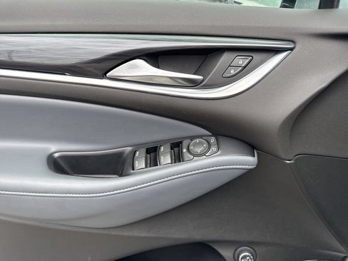 Used 2023 Buick Enclave Essence AWD/4WD image 10