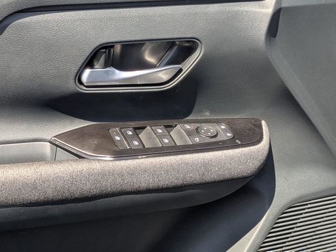 New 2025 Nissan Kicks SV w/ Charging Package image 14