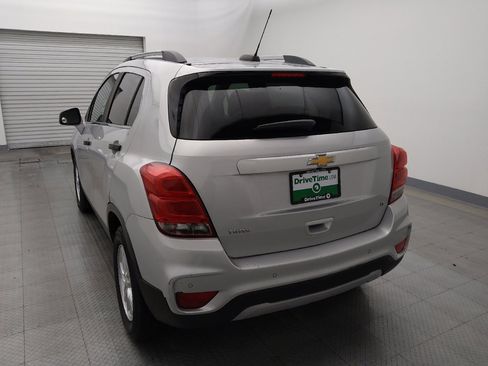 Used 2017 Chevrolet Trax LT w/ Driver Confidence Package FWD image 6