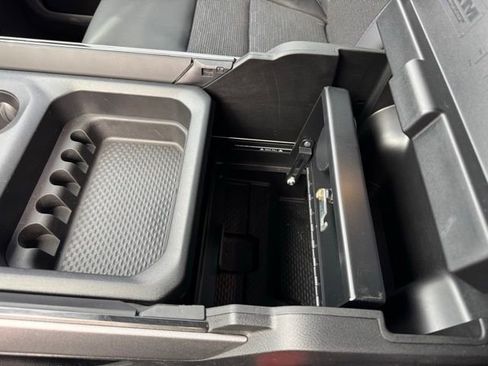 Used 2020 RAM 1500 Big Horn w/ Built-to-serve Edition image 18